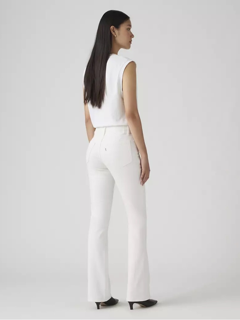Levi's | 725 High Rise Bootcut Jeans in White | Size 27